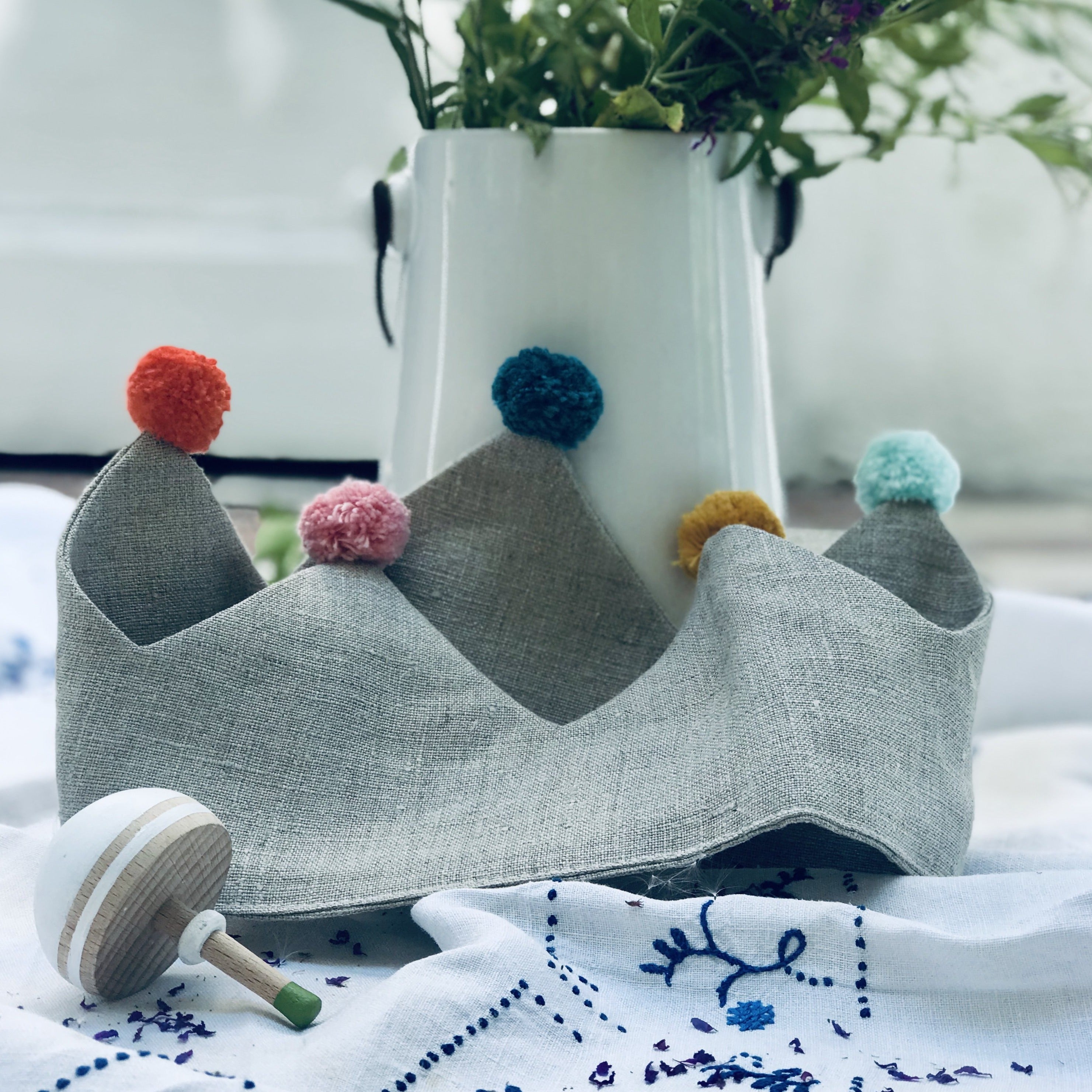 Fabric play crown