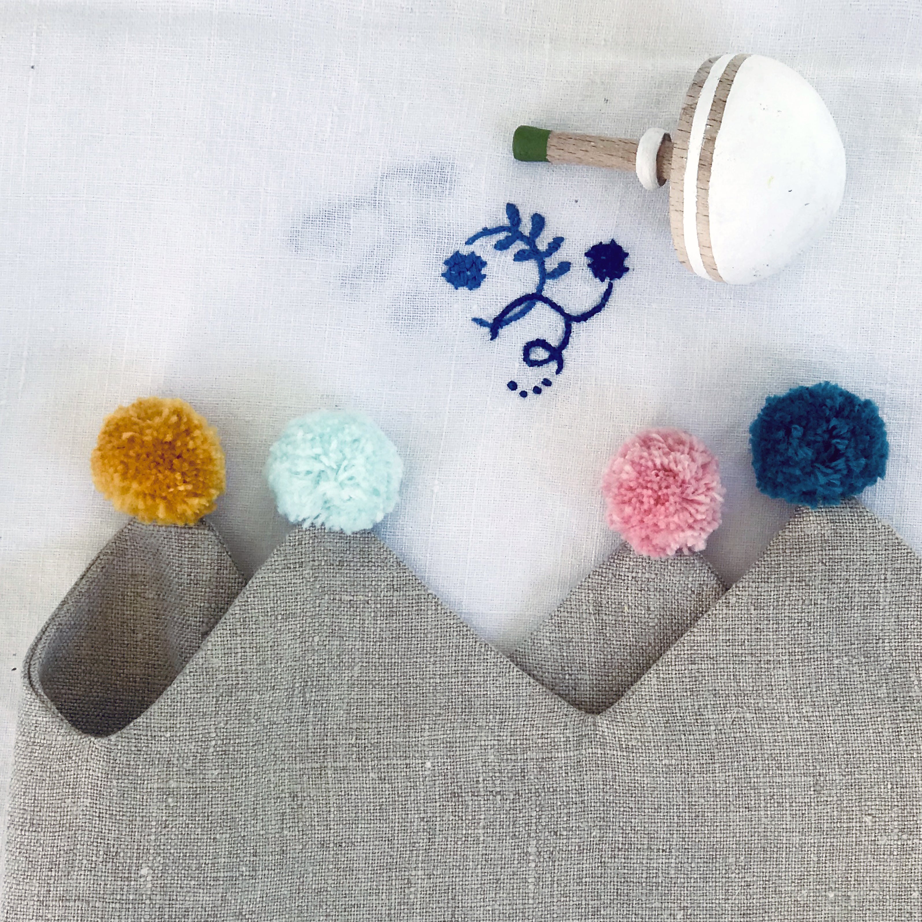 Fabric play crown